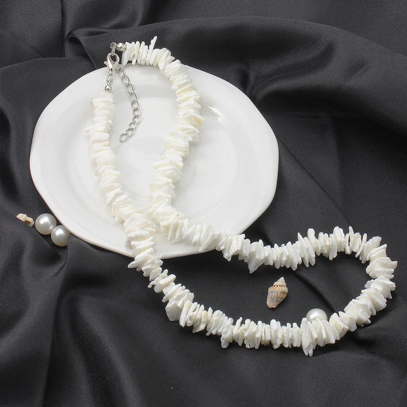 Bohemian Vintage Natural Shell Necklace Ladies Jewelry Hawaiian Smooth Puka Shells Necklace Chic Bib Collier Shell Necklace