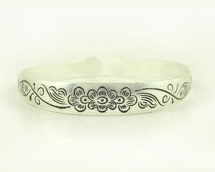 New Retro Cuff Bracelets Tibetan Silver Metal Carving Fish Elephant Flower Bangles Vintage Gypsy Jewelry Female Gifts