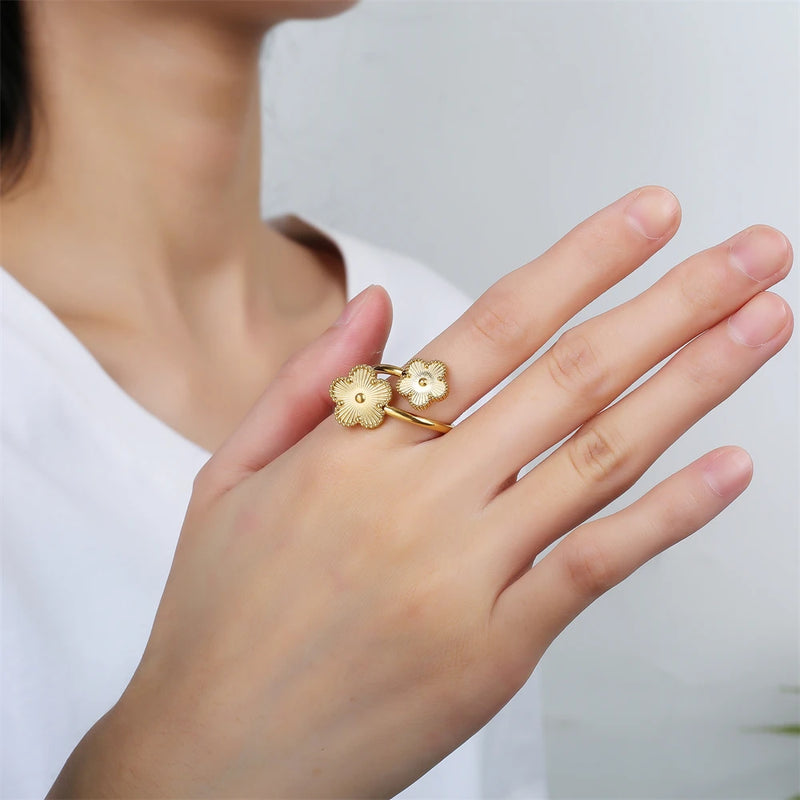 Hot Sale Botanical Laser Five Leaves Flower Open Ring Highquality Gold Silver Rose Gold Black Double Flower Ring Clover Ladies