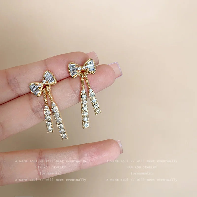 Gold Color Shiny Bow Stud Earrings For Women Fashion Exquisite Dainty Rhinestone Bow Dangle Earrings Jewelry Friends Gift