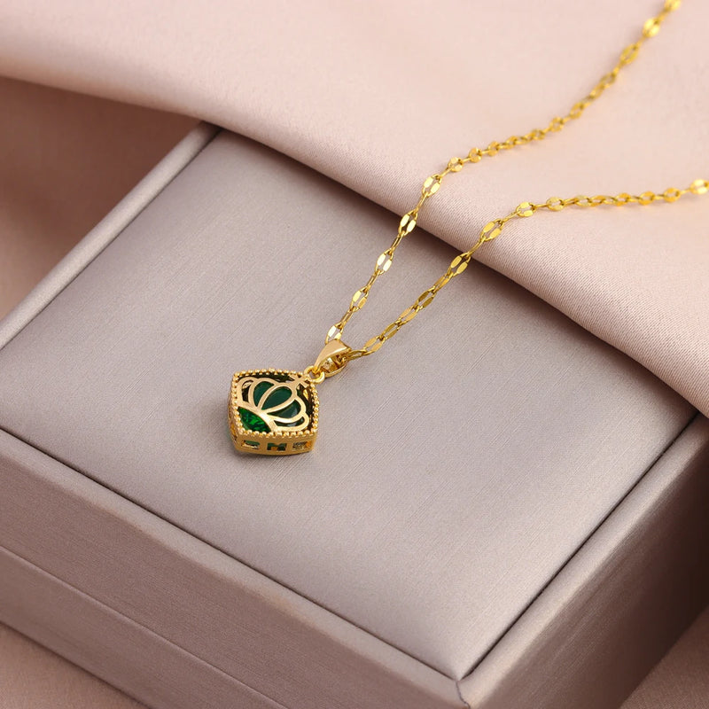 New In Fashion Green Zircon Crystal Pendant Stainless Steel Necklaces For Women Trendy Retro Style Female Clavicle Chain Jewelry