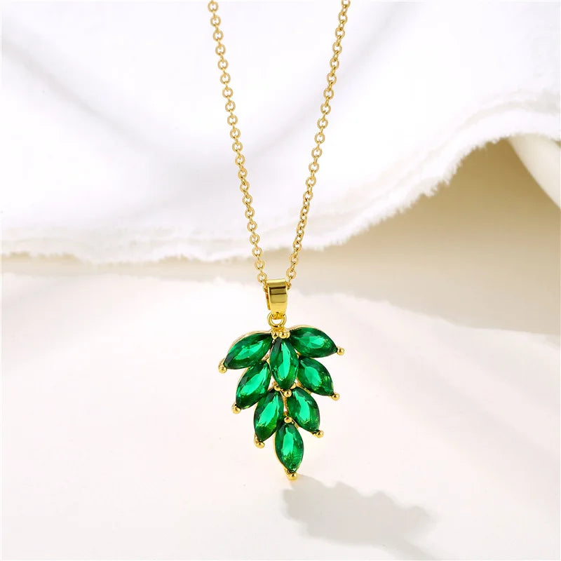 New In Fashion Green Zircon Crystal Pendant Stainless Steel Necklaces For Women Trendy Retro Style Female Clavicle Chain Jewelry