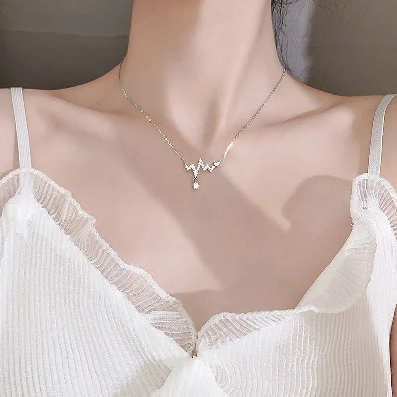 Korean Summer Zircon Heartbeat Pendant Necklace Female Personality Trend Ins Style Collarbone Chain Trendy Clavicle Chain