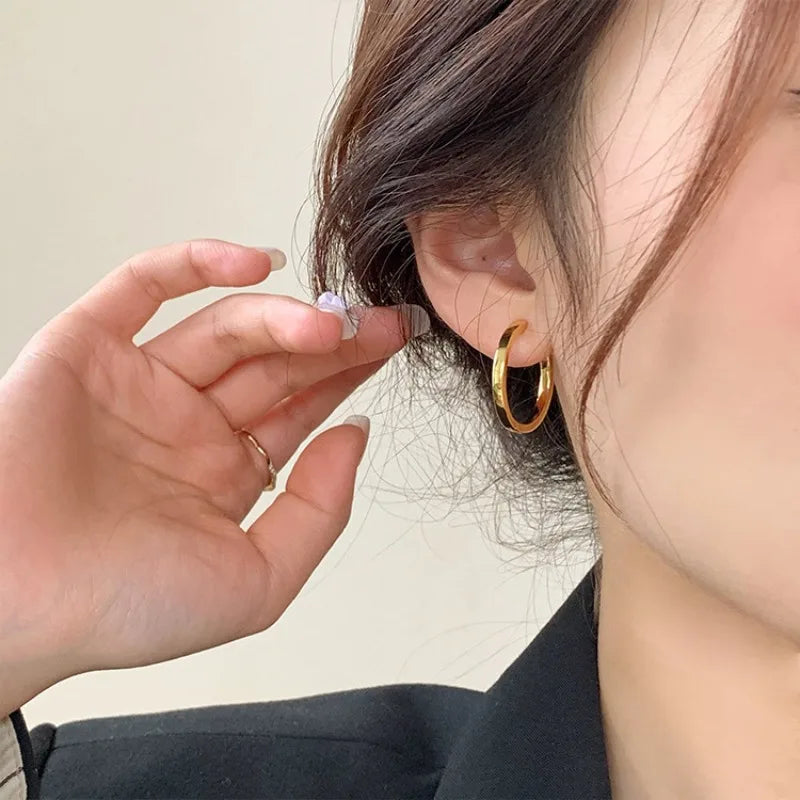 New Fashion Classics Simple Big Round Hoop Earrings for Women Circle Girls Shiny Delicate Party Womens Jewelry New Arrival 2023