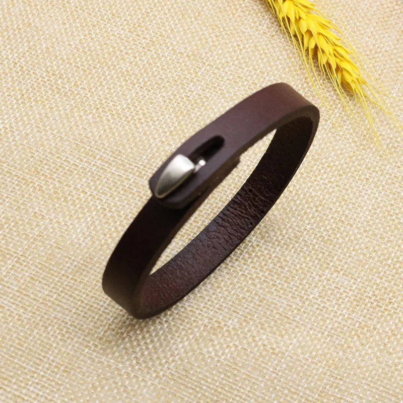 American Retro Cowhide Series Fashion Bracelets Men Classic Black Brown Leather Magnetic Buckle Punk Bracelets Male Jewelry Gift