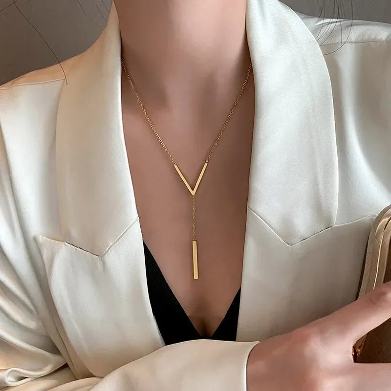 New V-shaped Long Sexy Clavicle Gold Colour Chain Necklace Choker Women 2024 Fashion Vertical Bar Pendant Jewelry Party Gifts